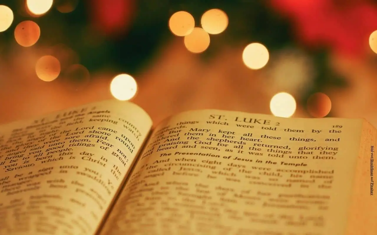 Bibel im Lichterglanz