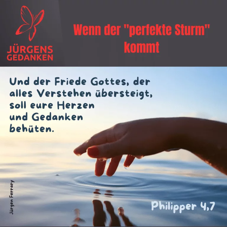 Hand mit Tropfen über dem Wasser