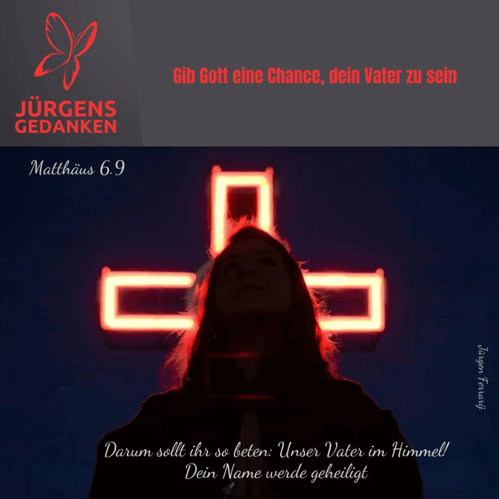 Ein Mensch steht vor einem erleuchteten Kreuz