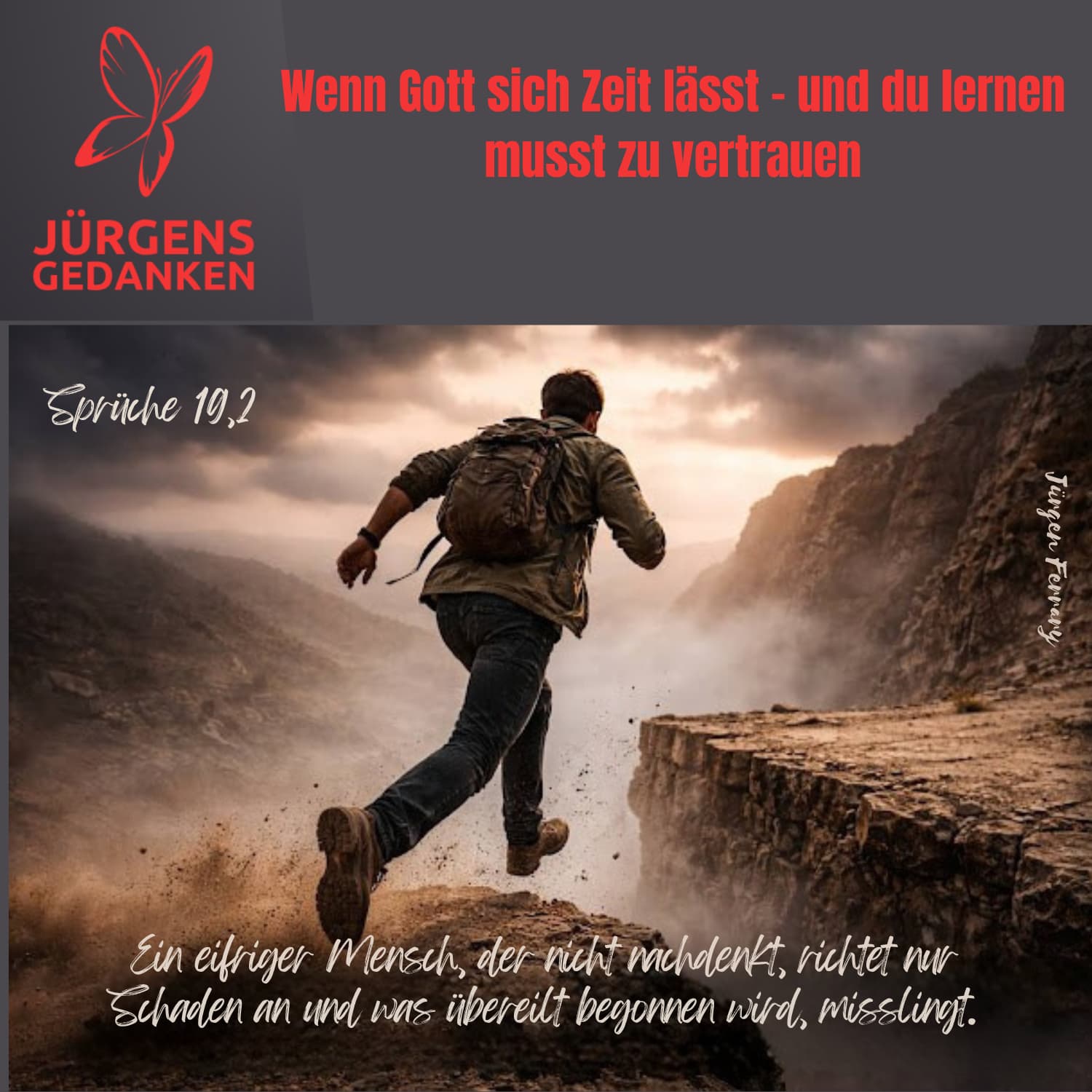 Mann rennt in den Bergen