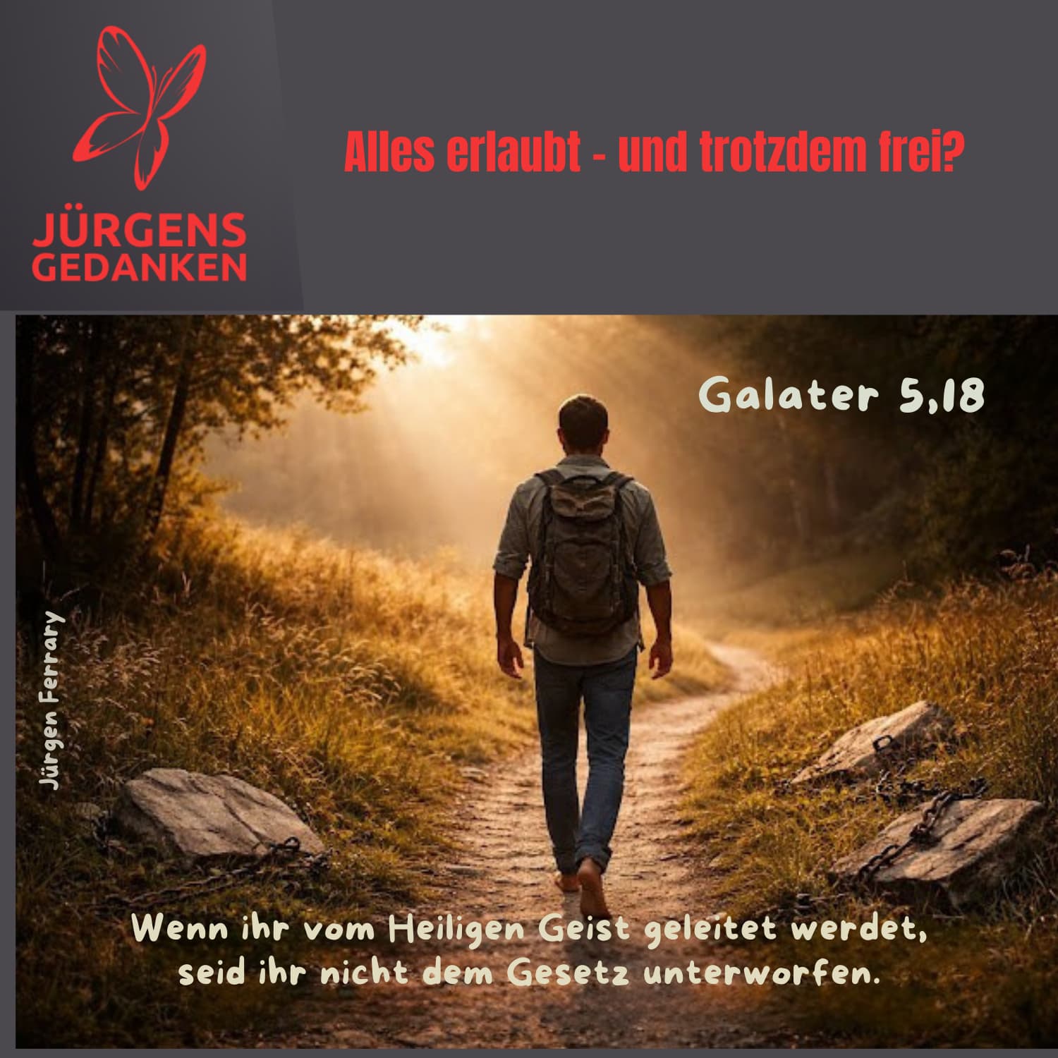 Mann auf Wanderweg