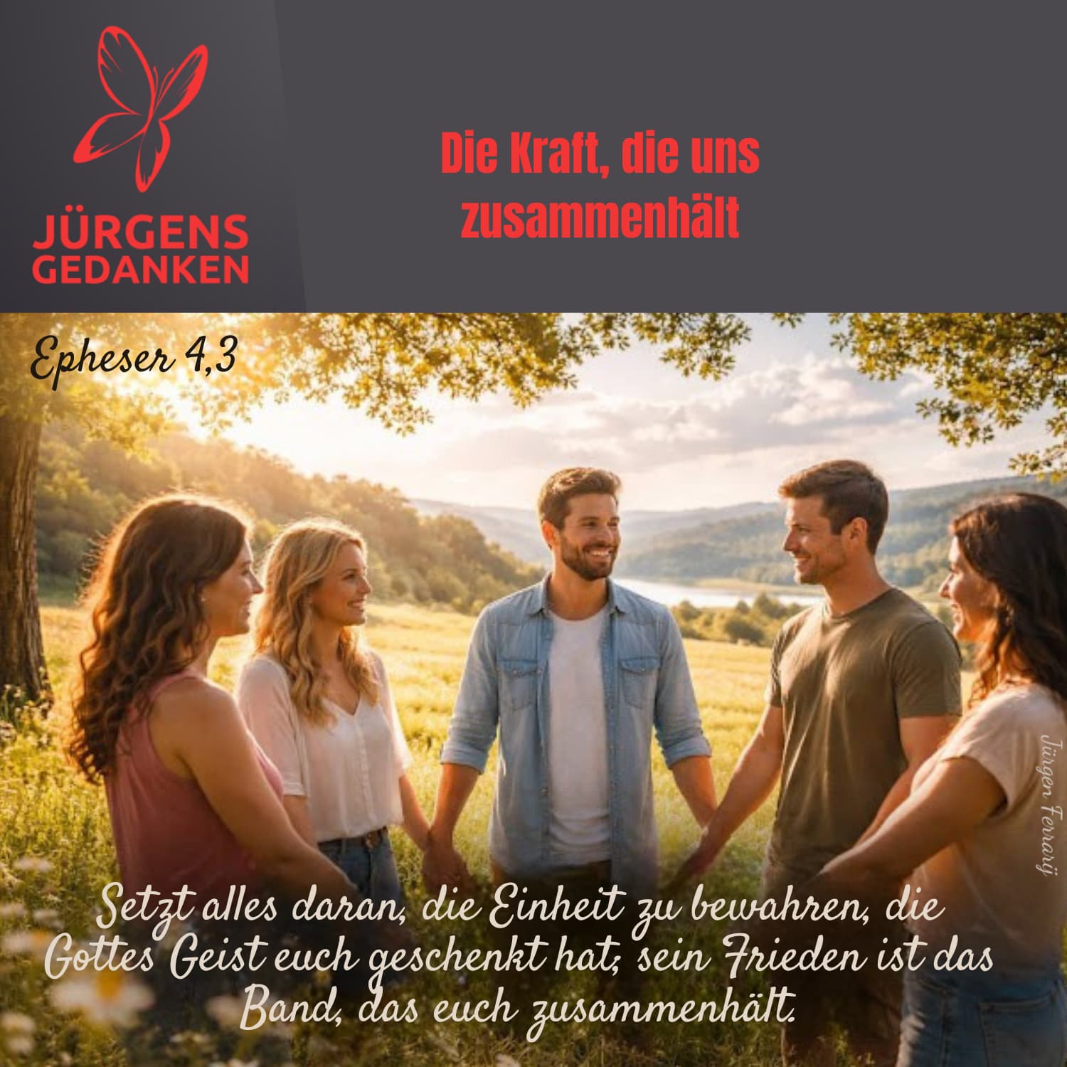 Gruppe Menschen steht im Kreis