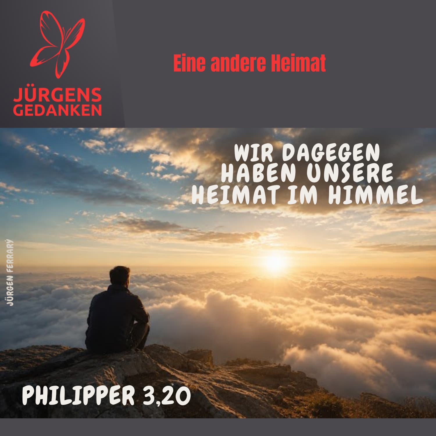 Mann sitzt auf einem Berg über den Wolken