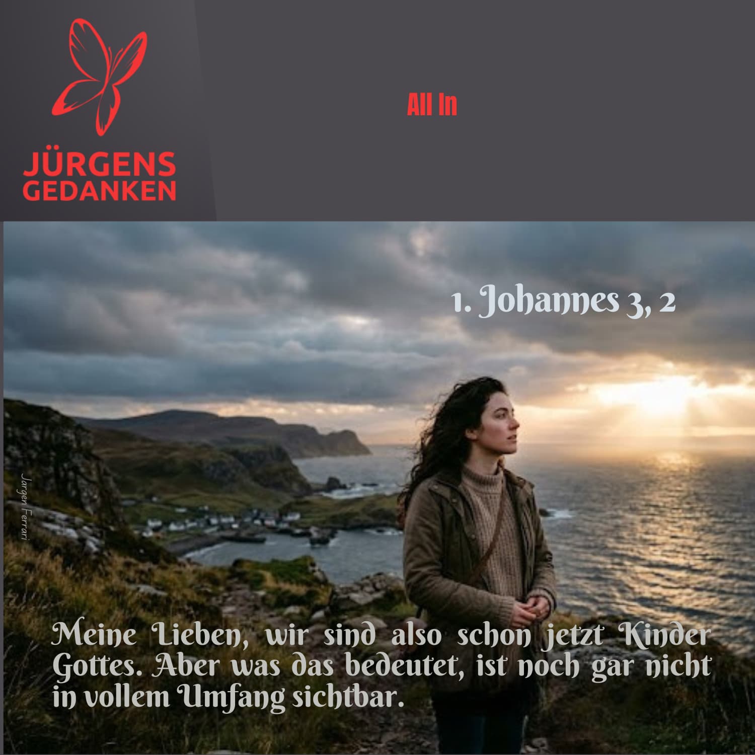 Frau schaut aufs Meer